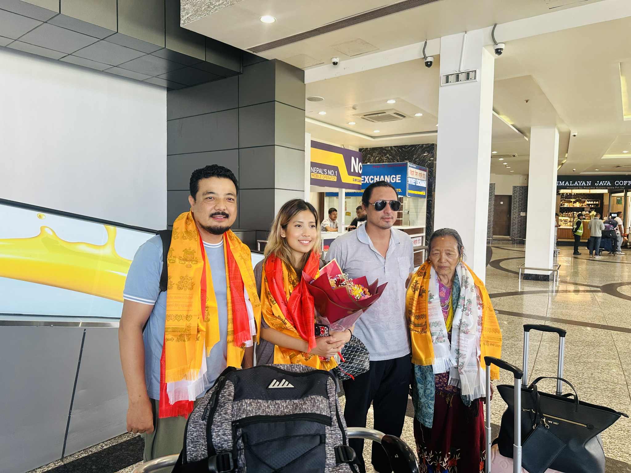 चलचित्र ‘यो मन त मेरो नेपाली हो’ रिलिजको लागि अमेरिकाबाट निर्देशक र नायिका नेपाल आइपुगे