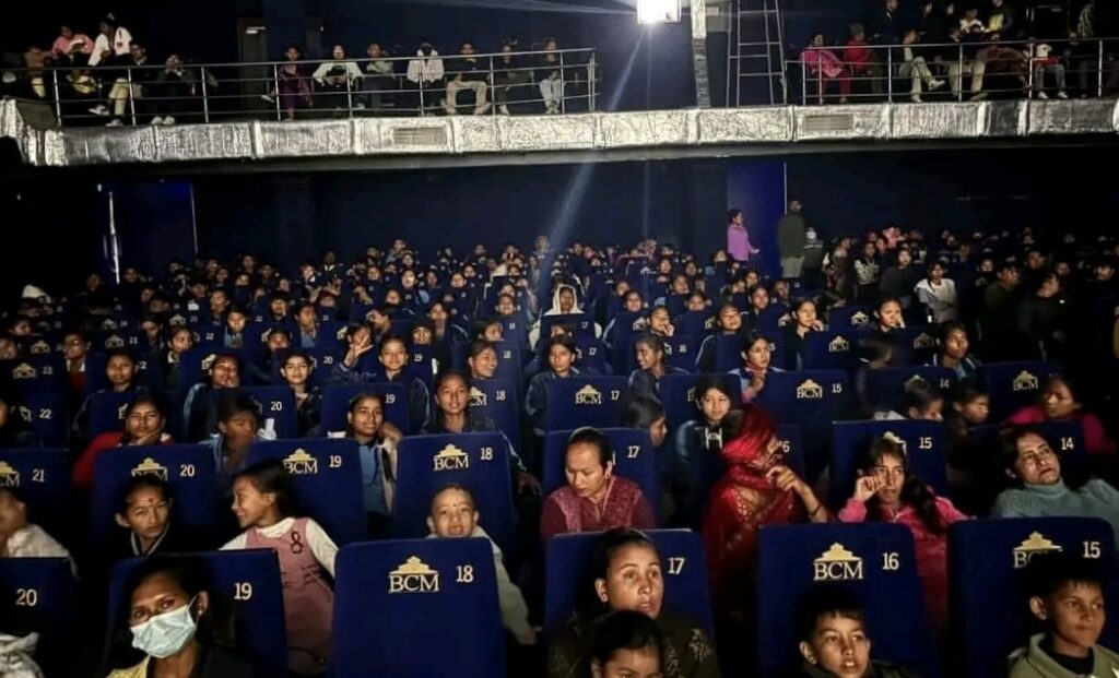 वर्ष २०८२ – ३७ लाखले हेरे नेपाली फिल्म